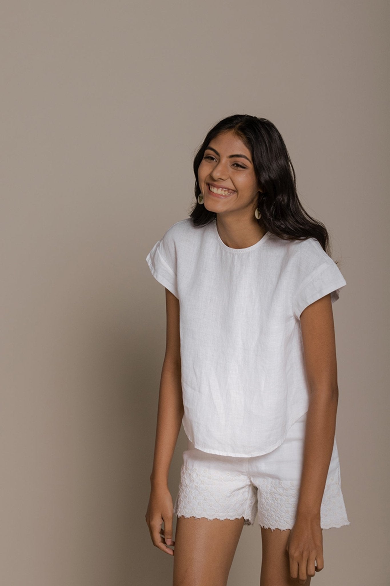 Sandcastle Saturdays Top in White - Mode & More